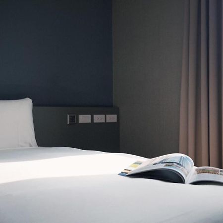Hotel Leisure 台中輕行旅 Kültér fotó